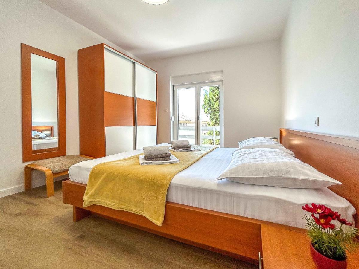 Apartmani Tatjana Новаля Екстер'єр фото