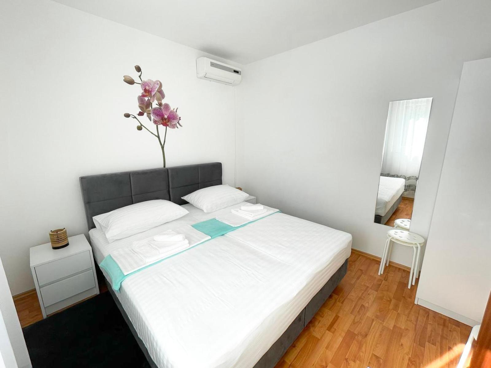 Apartmani Tatjana Новаля Екстер'єр фото